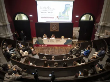 Encuentro en la Universidad de Zaragoza para profundizar en la sostenibilidad socioeconómica en la industria porcina